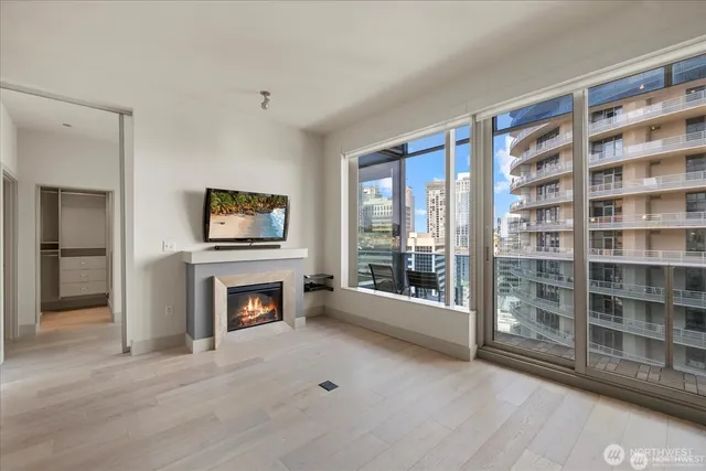 $599,000 | 737 Olive Way, Unit 1903, Seattle, WA 98101