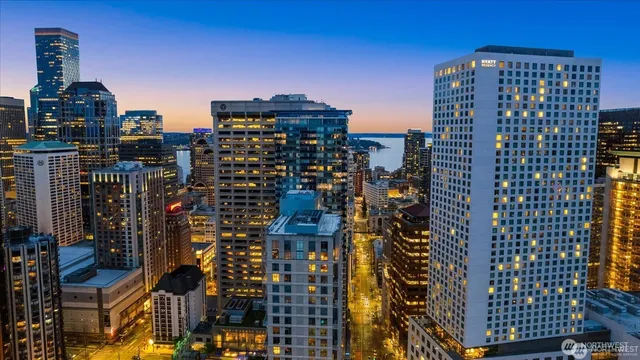 $599,000 | 737 Olive Way, Unit 1903, Seattle, WA 98101