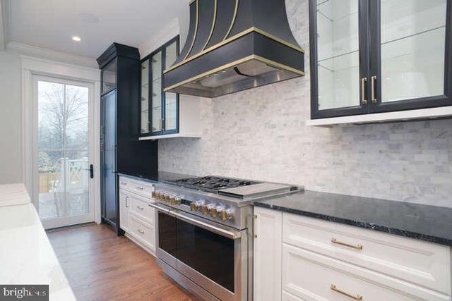 $2,020,300 | 3303 Cameron Mills Road, Alexandria, VA 22302