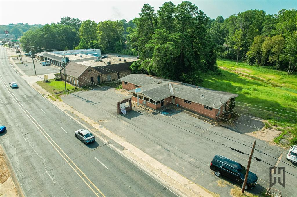 435 Homer Road Minden, LA 71055 - Photo 13 of 16 a view of a terrace with chairs