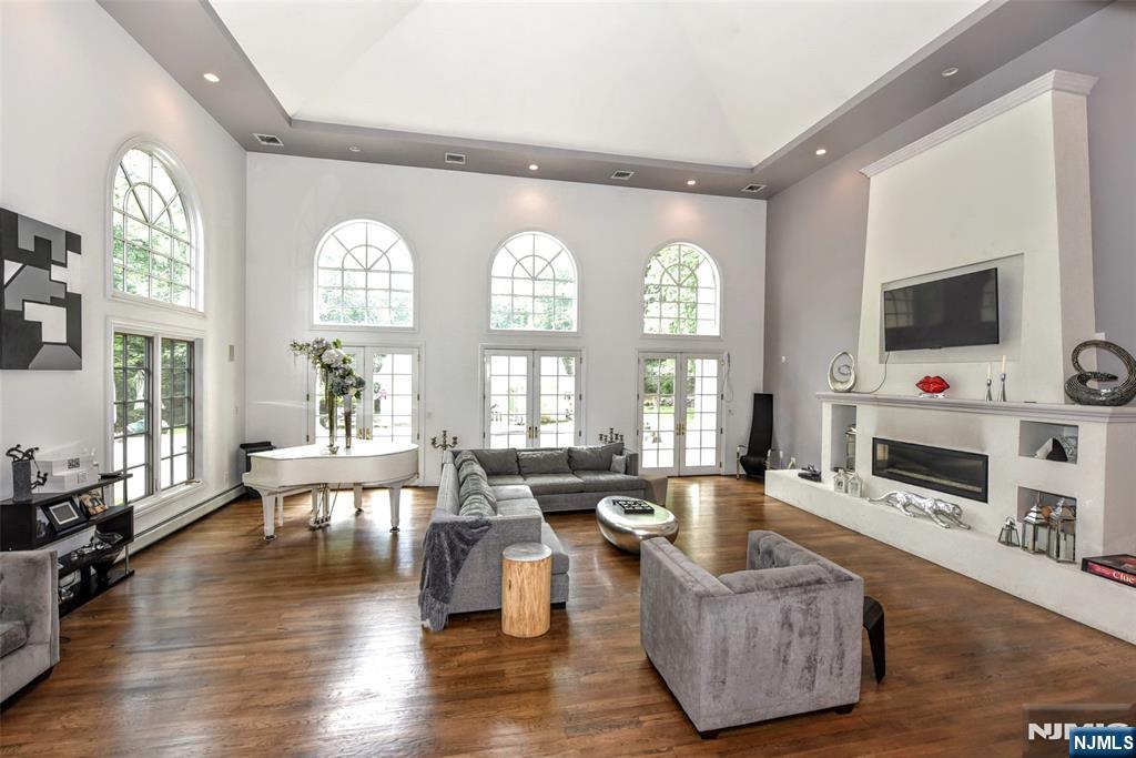 24 Wildwood Road Saddle River, NJ 07458 - Photo 9 of 27