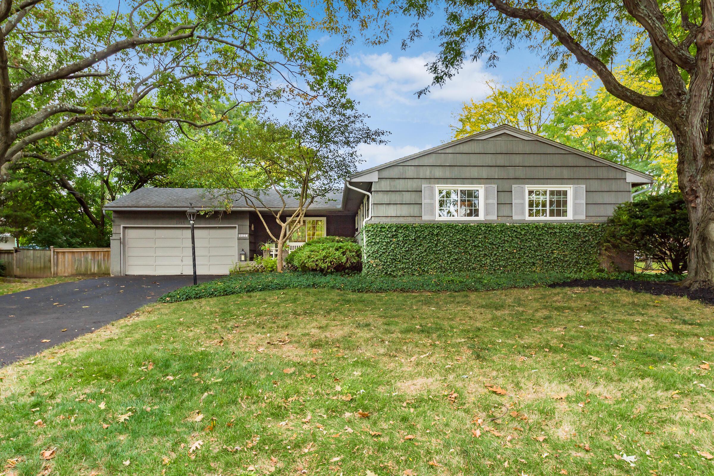 1544 Northam Road Columbus, OH 43221 - Photo 3 of 46