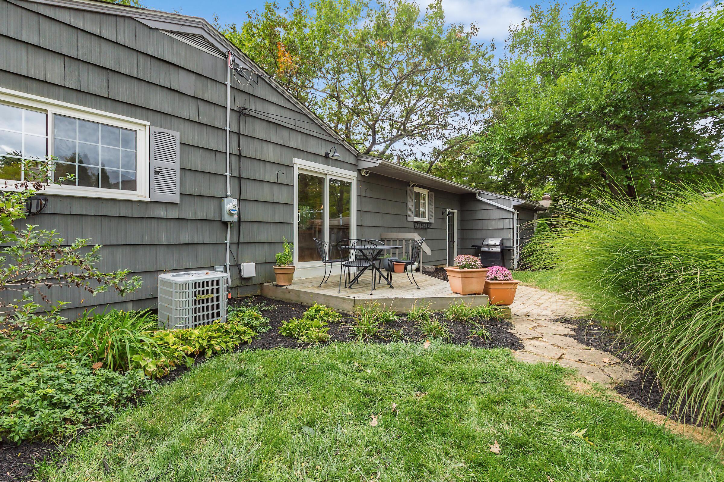 1544 Northam Road Columbus, OH 43221 - Photo 8 of 46