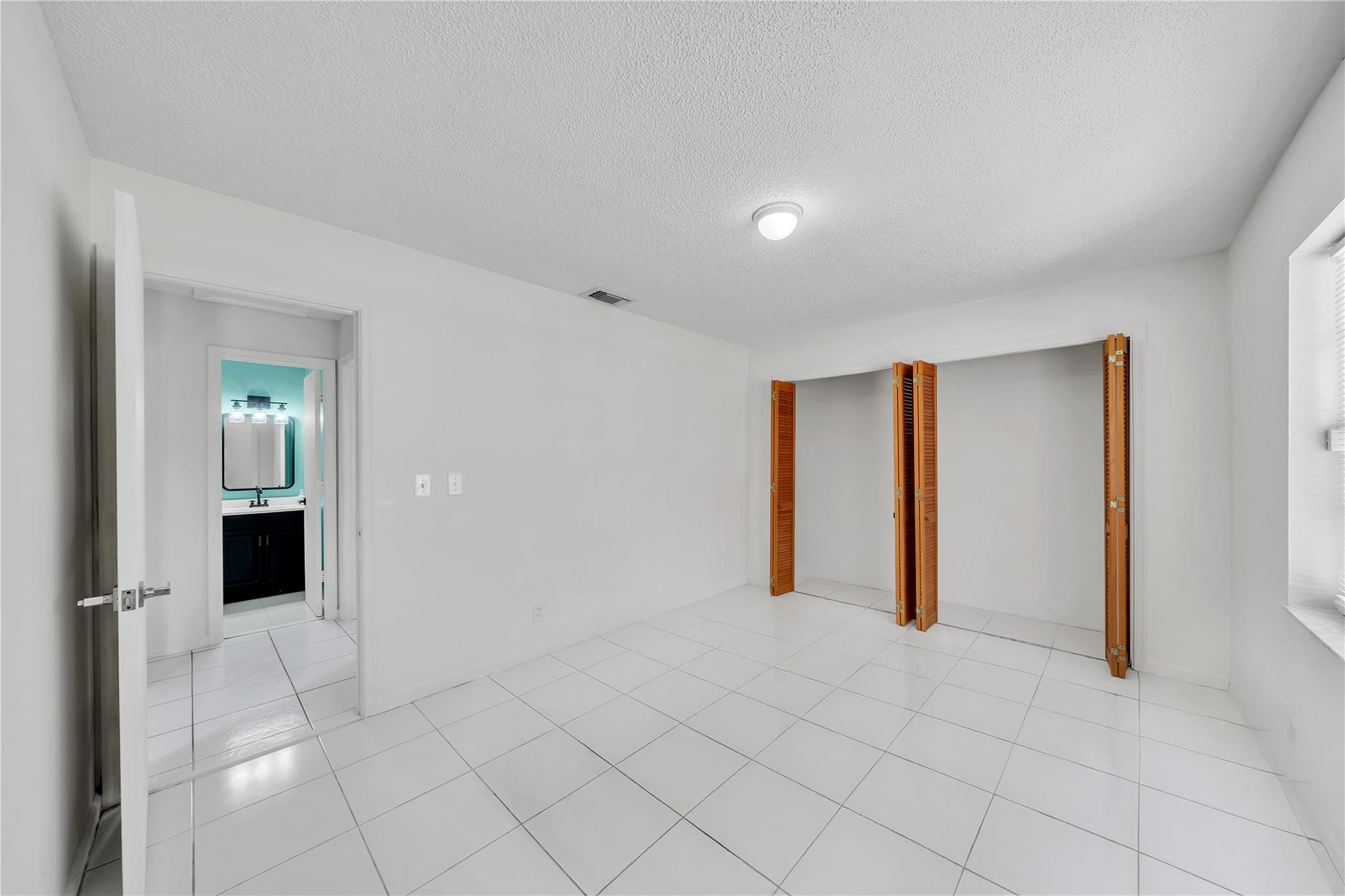 9976 Liberty Road Boca Raton, FL 33434 - Photo 8 of 37 Photo 8