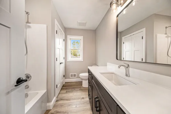 $695,000 | 5182 Grande View Lane, Jackson, MI 49201