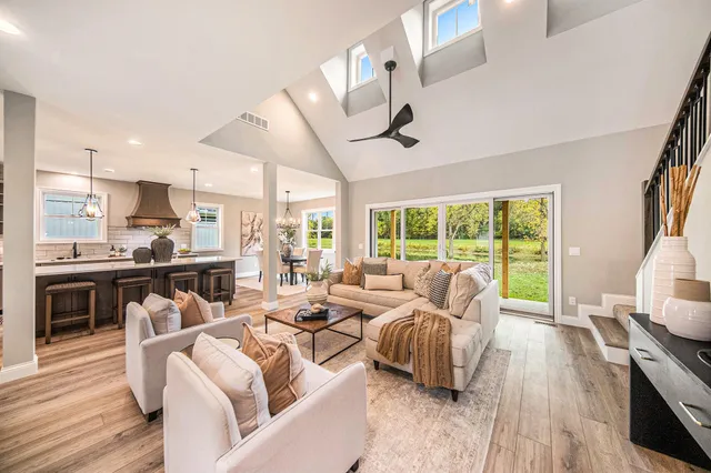 $695,000 | 5182 Grande View Lane, Jackson, MI 49201