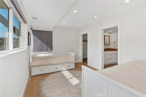 $8,900 | 390 St Ann's Drive, Laguna Beach, CA 92651