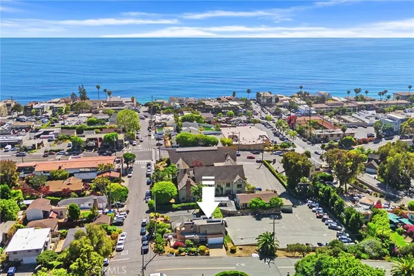 $8,900 | 390 St Ann's Drive, Laguna Beach, CA 92651