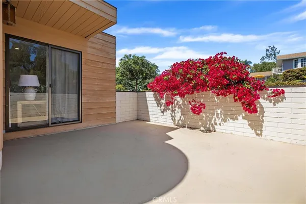 $8,900 | 390 St Ann's Drive, Laguna Beach, CA 92651