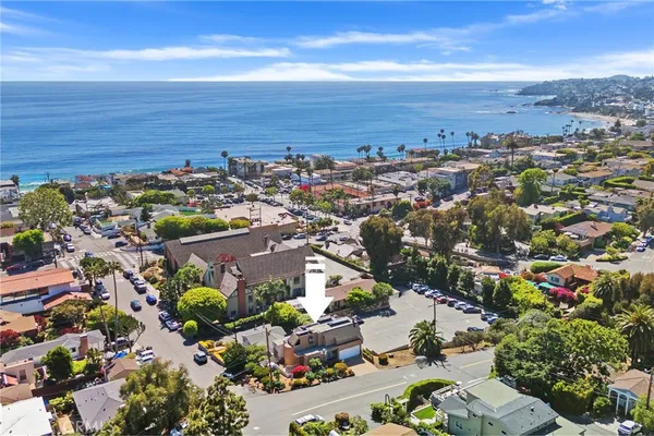 $8,900 | 390 St Ann's Drive, Laguna Beach, CA 92651