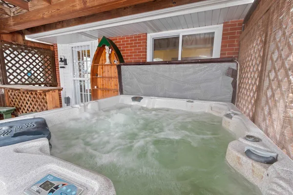 $315,000 | 1035 East Kimberly Avenue, Kimberly, WI 54136