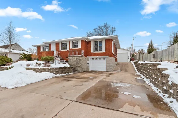 $315,000 | 1035 East Kimberly Avenue, Kimberly, WI 54136