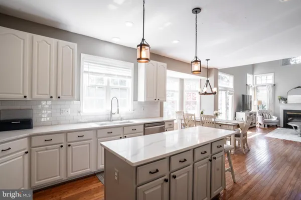 $979,900 | 25316 Herring Creek Drive, Chantilly, VA 20152