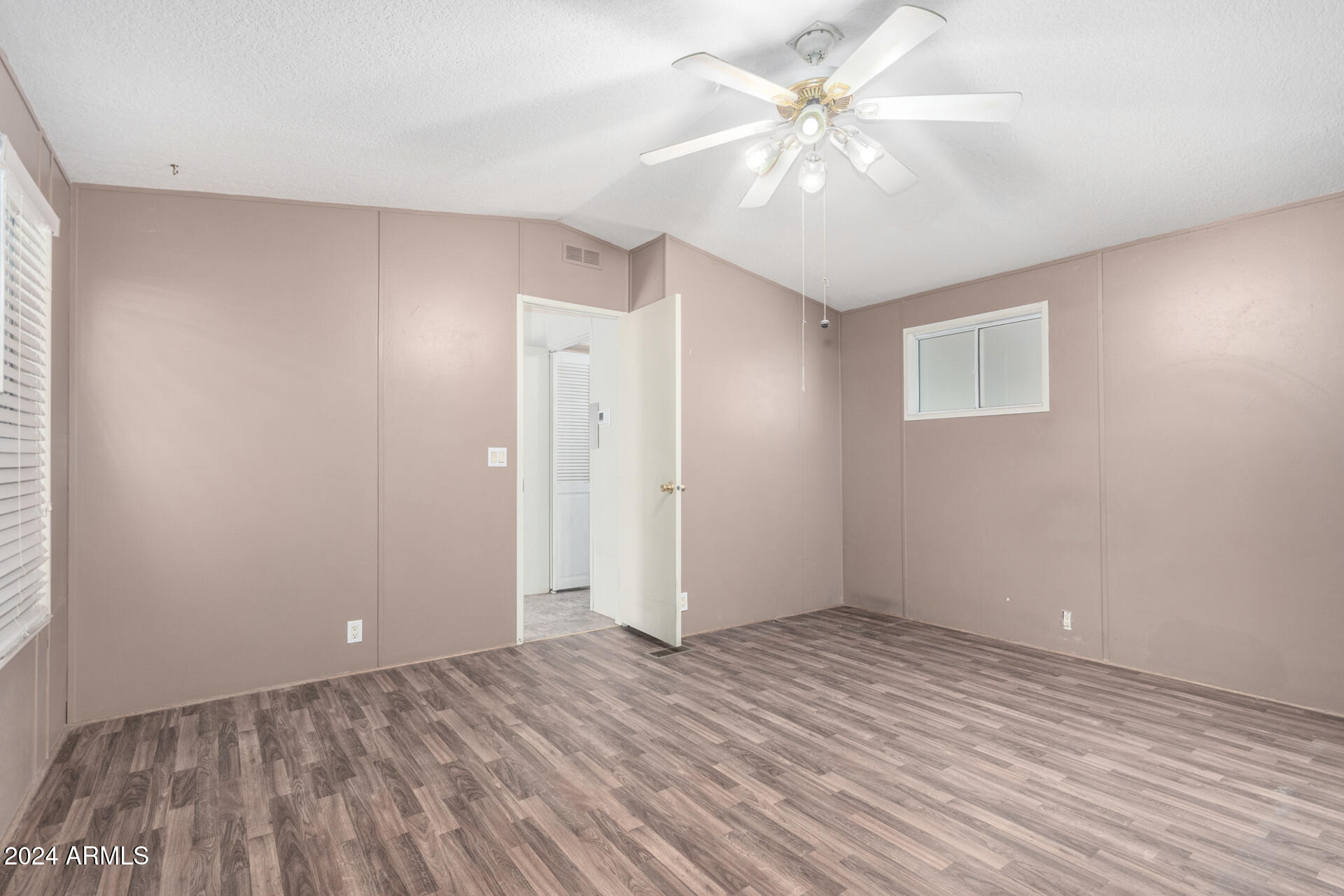 126 South Tomahawk Road, Unit 96 Apache Junction, AZ 85119 - Photo 11 of 29 18 - Tomahawk