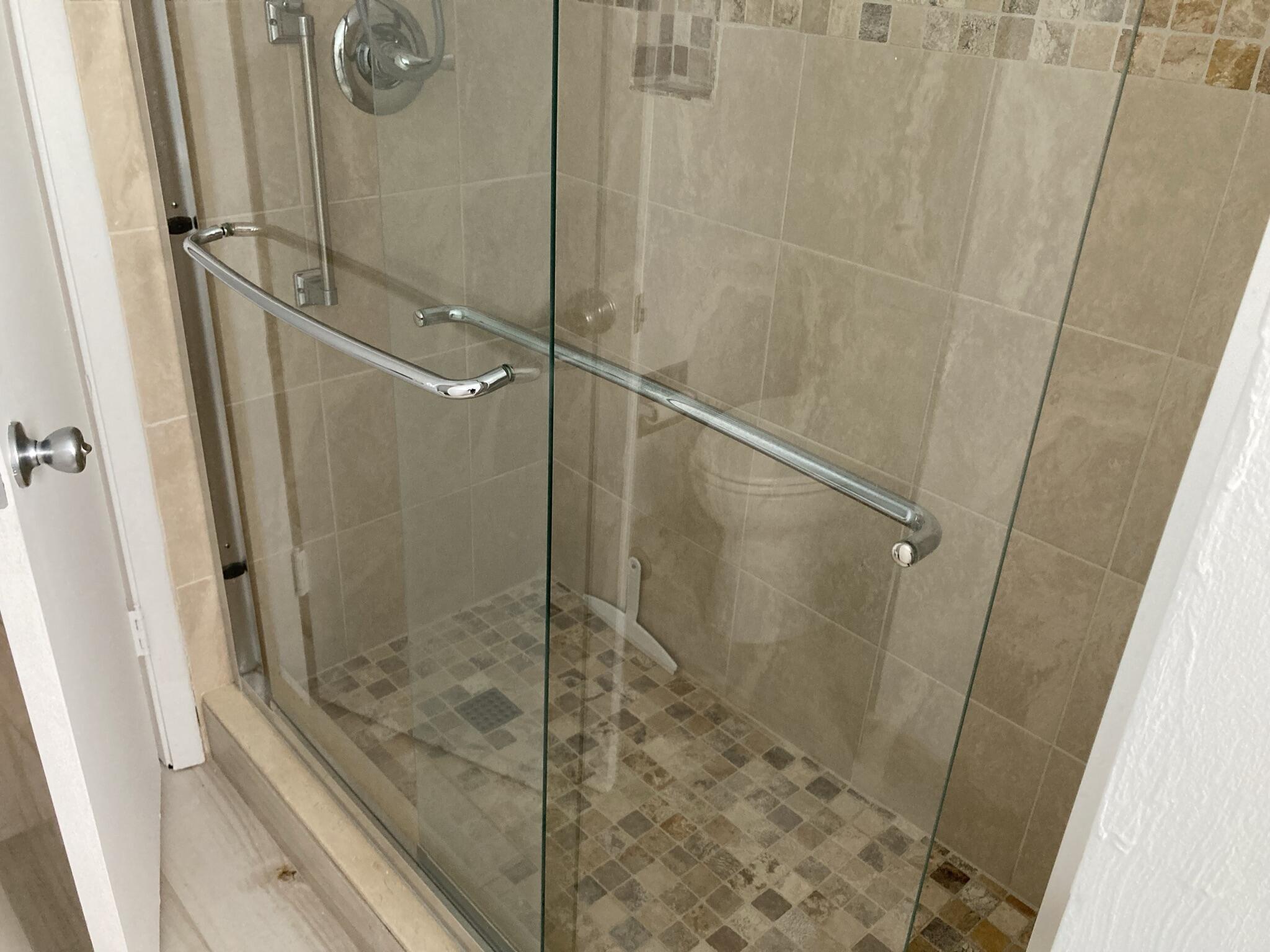 209 Coventry Street Boca Raton, FL 33487 - Photo 14 of 18 2nd Bathroom Shower