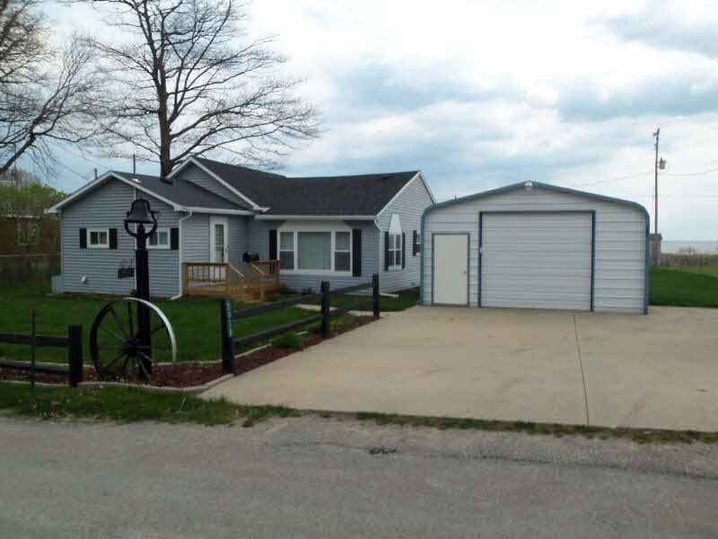 2318 Oak Road Pinconning, MI 48650 - Photo 1 of 12