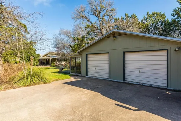 $699,900 | 224 Mohon Drive, Whitney, TX 76692