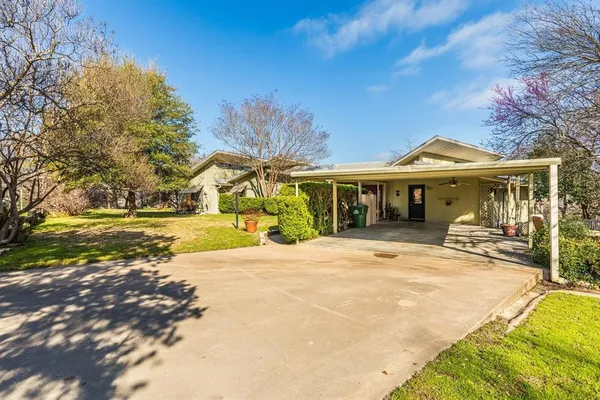 $699,900 | 224 Mohon Drive, Whitney, TX 76692