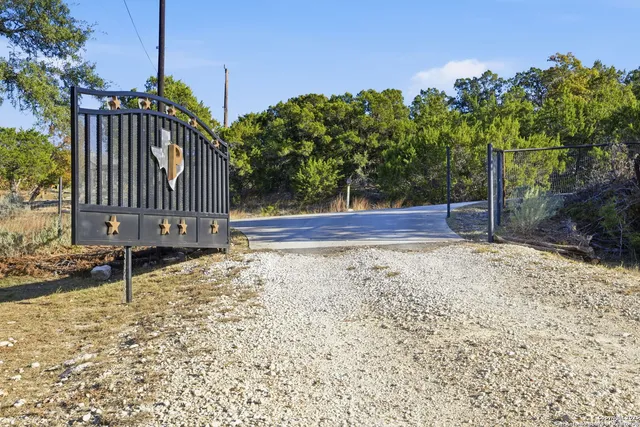 $565,956 | 2183 Hiline Drive, Bulverde, TX 78163