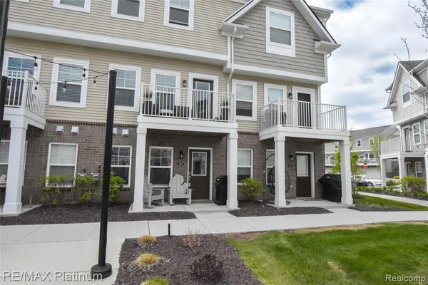 $325,900 | 199 Katie Lane, Brighton, MI 48116