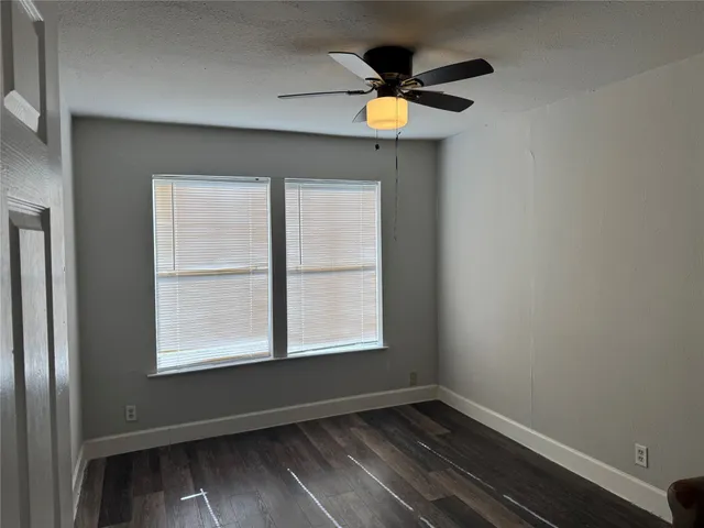 $1,500 | 4511 South Main Street, Stafford, TX 77477