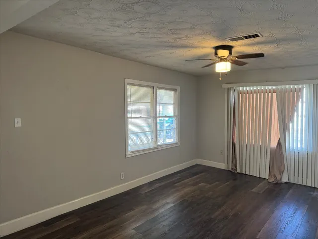 $1,500 | 4511 South Main Street, Stafford, TX 77477