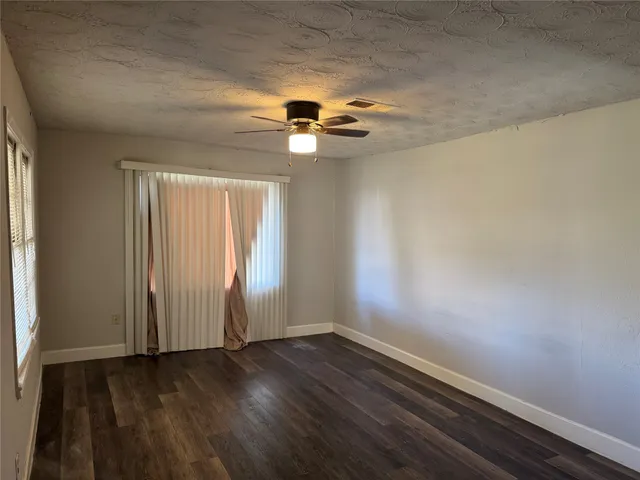 $1,500 | 4511 South Main Street, Stafford, TX 77477