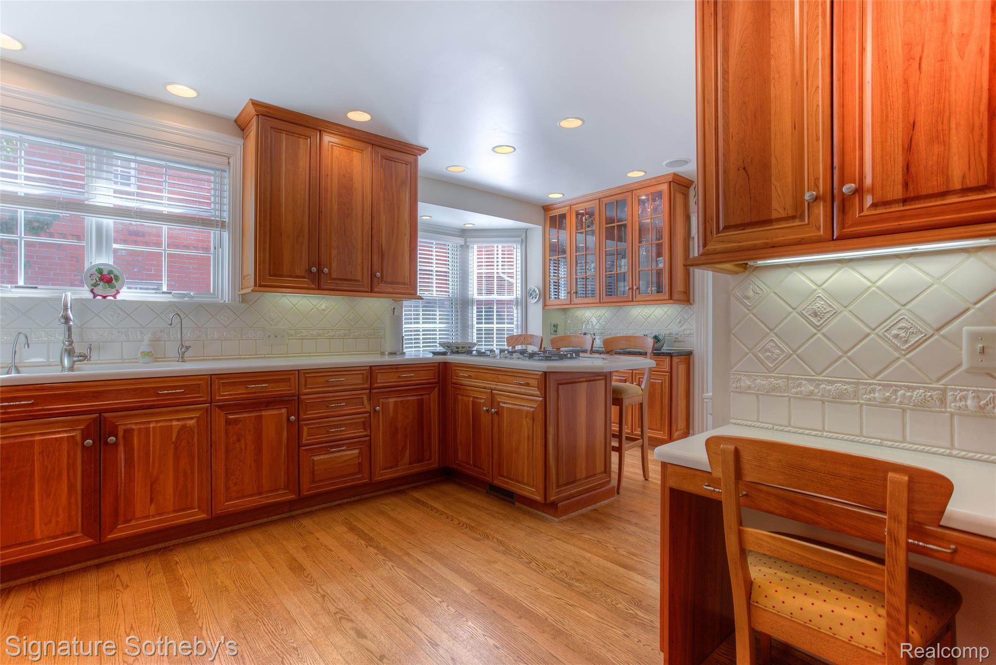 180 Merriweather Road Grosse Pointe, MI 48236 - Photo 14 of 51 kitchen ??.jpg
