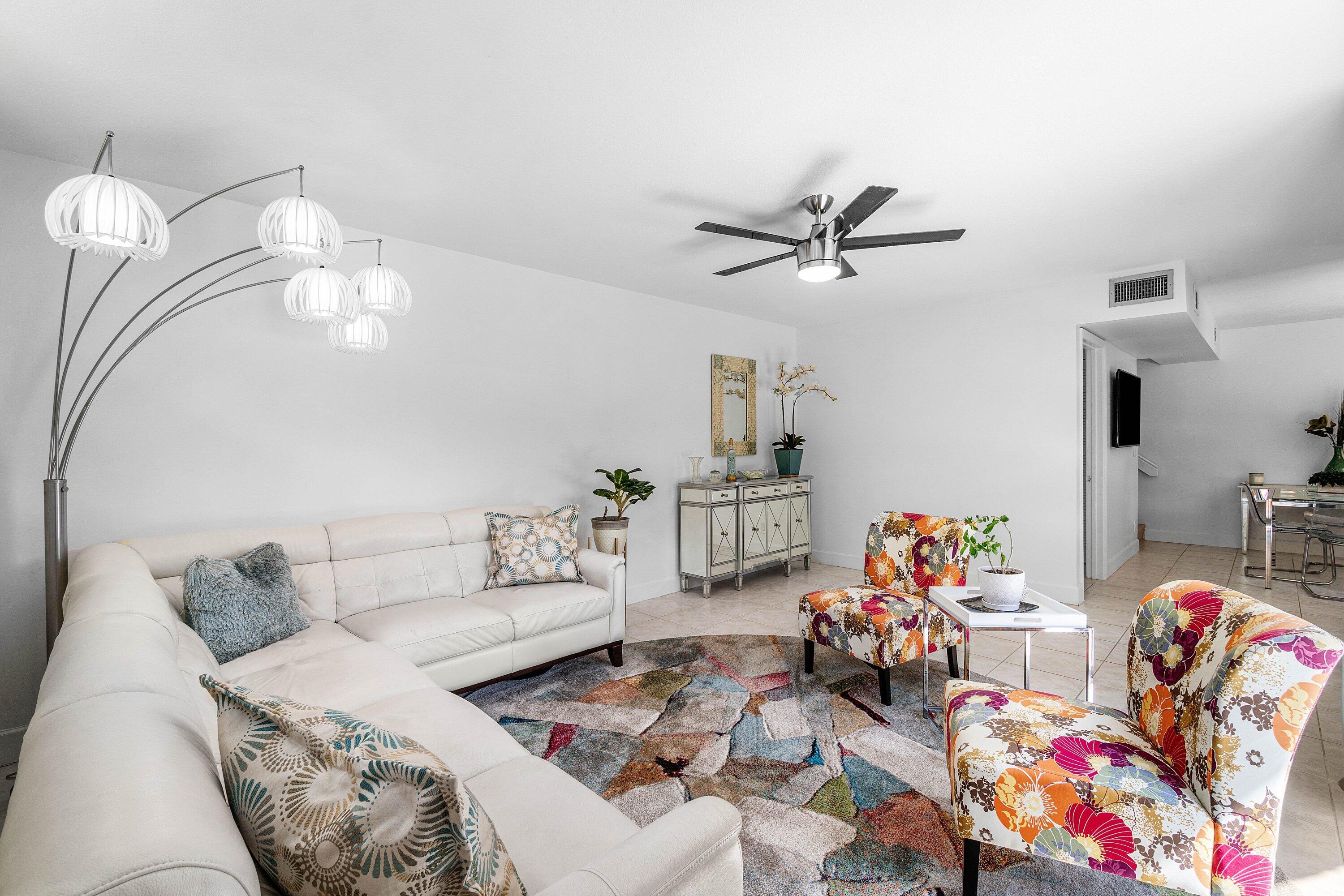 8122 Thames Boulevard, Unit C Boca Raton, FL 33433 - Photo 6 of 43 Living Area