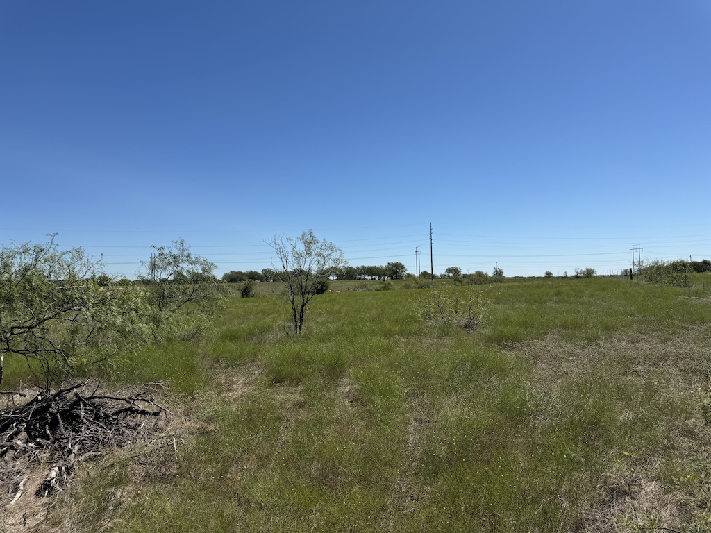 2409 Rd Temple Tx 76504 Road Moody, TX 76557 - Photo 11 of 19 a view of a field with an ocean