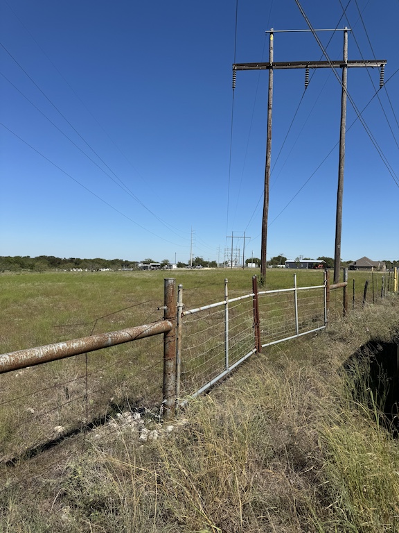 2409 Rd Temple Tx 76504 Road Moody, TX 76557 - Photo 5 of 19 a view of a dry yard