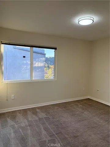 a view of entryway with bathroom