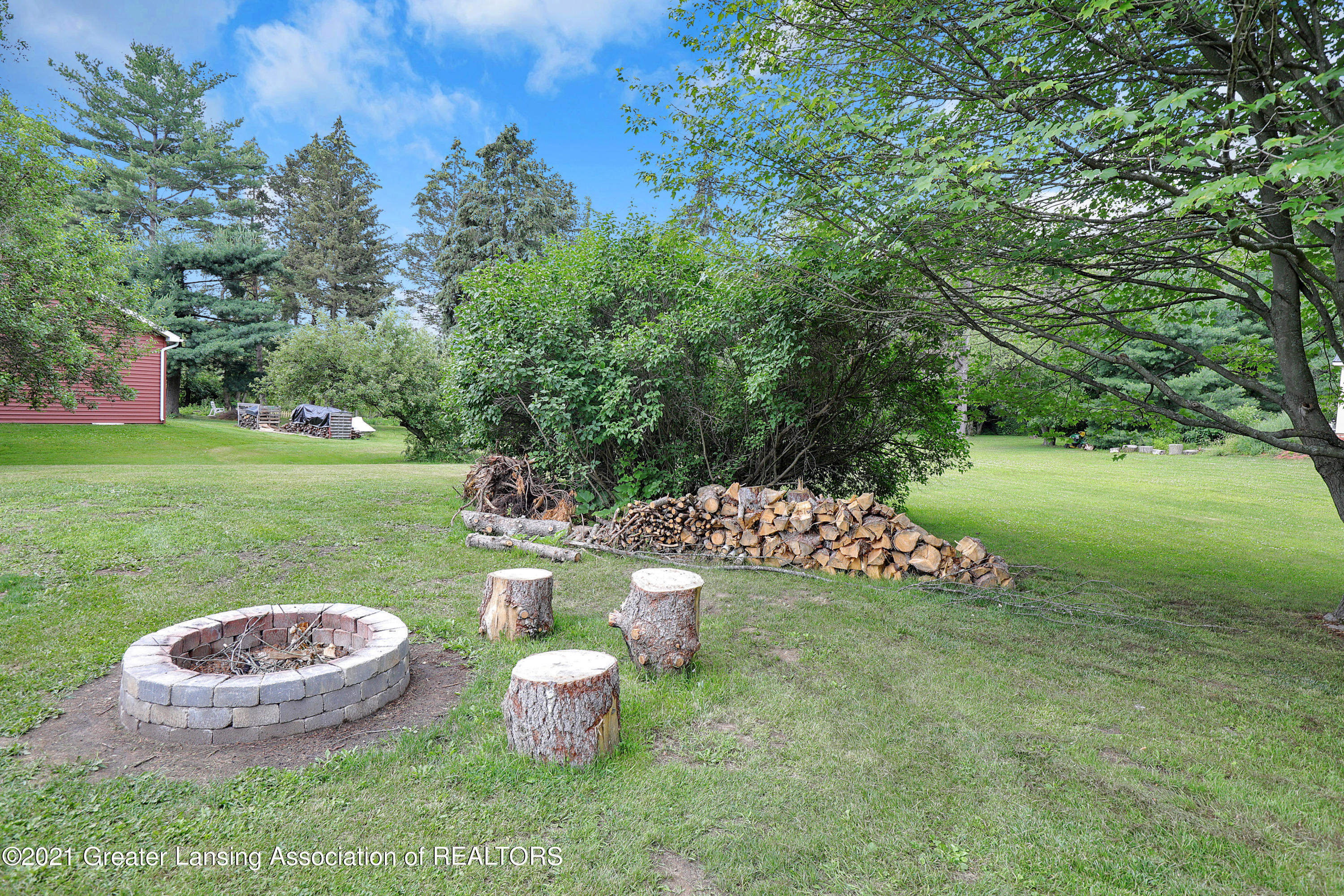 1401 West Webb Road Dewitt, MI 48820 - Photo 28 of 49 Fire Pit