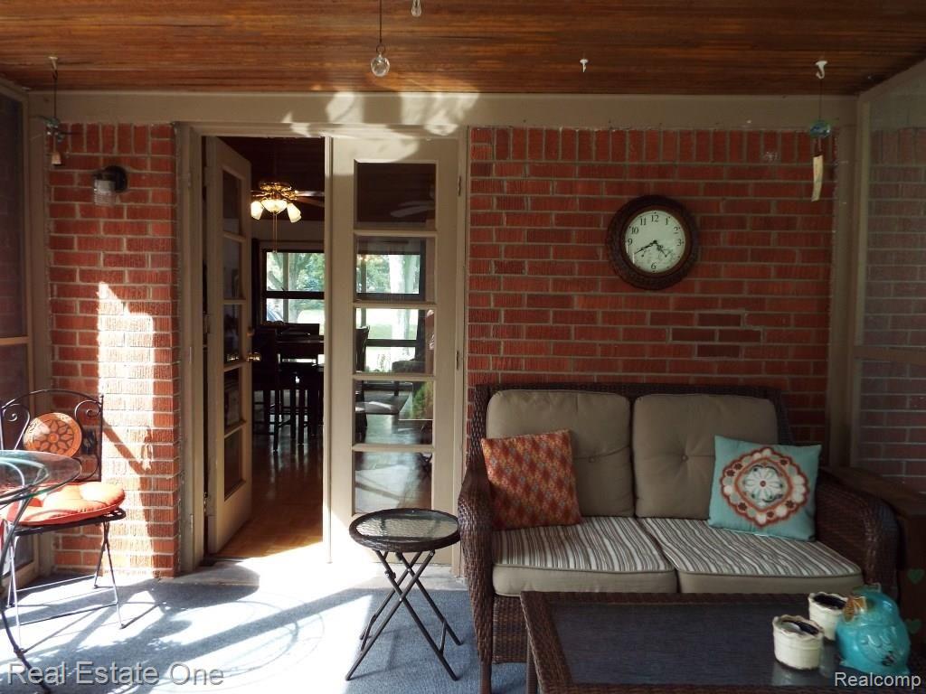 33265 Raphael Road Farmington, MI 48336 - Photo 21 of 37 sunporch to interior.JPG