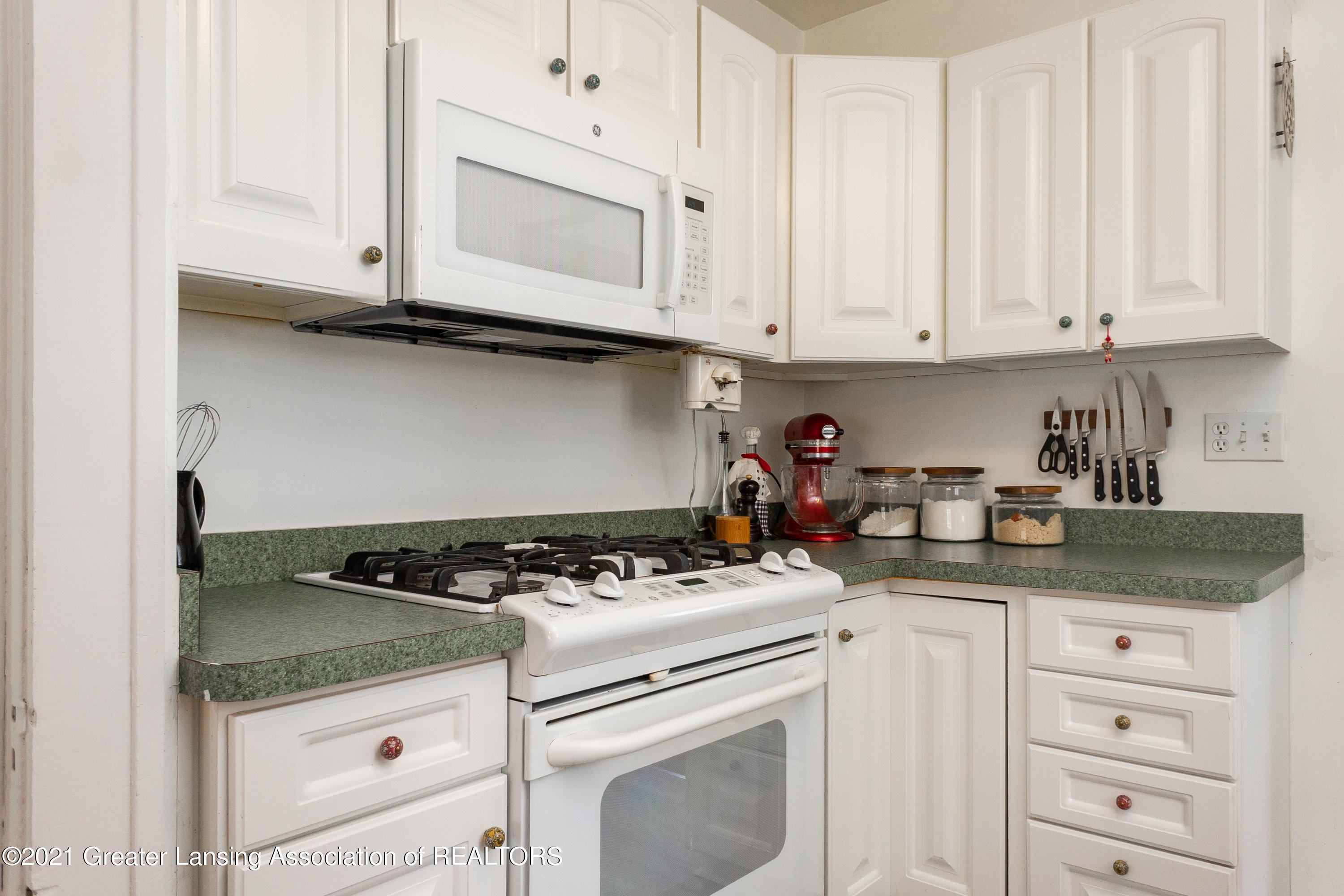 2312 Strathmore Road Lansing, MI 48910 - Photo 18 of 32 2312 Strathmore RD Lansing MI-118