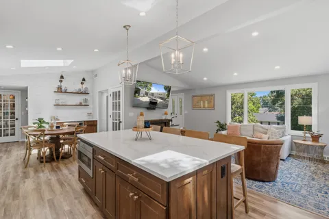 $825,000 | 860 Trails End Drive, Fontana, WI 53125