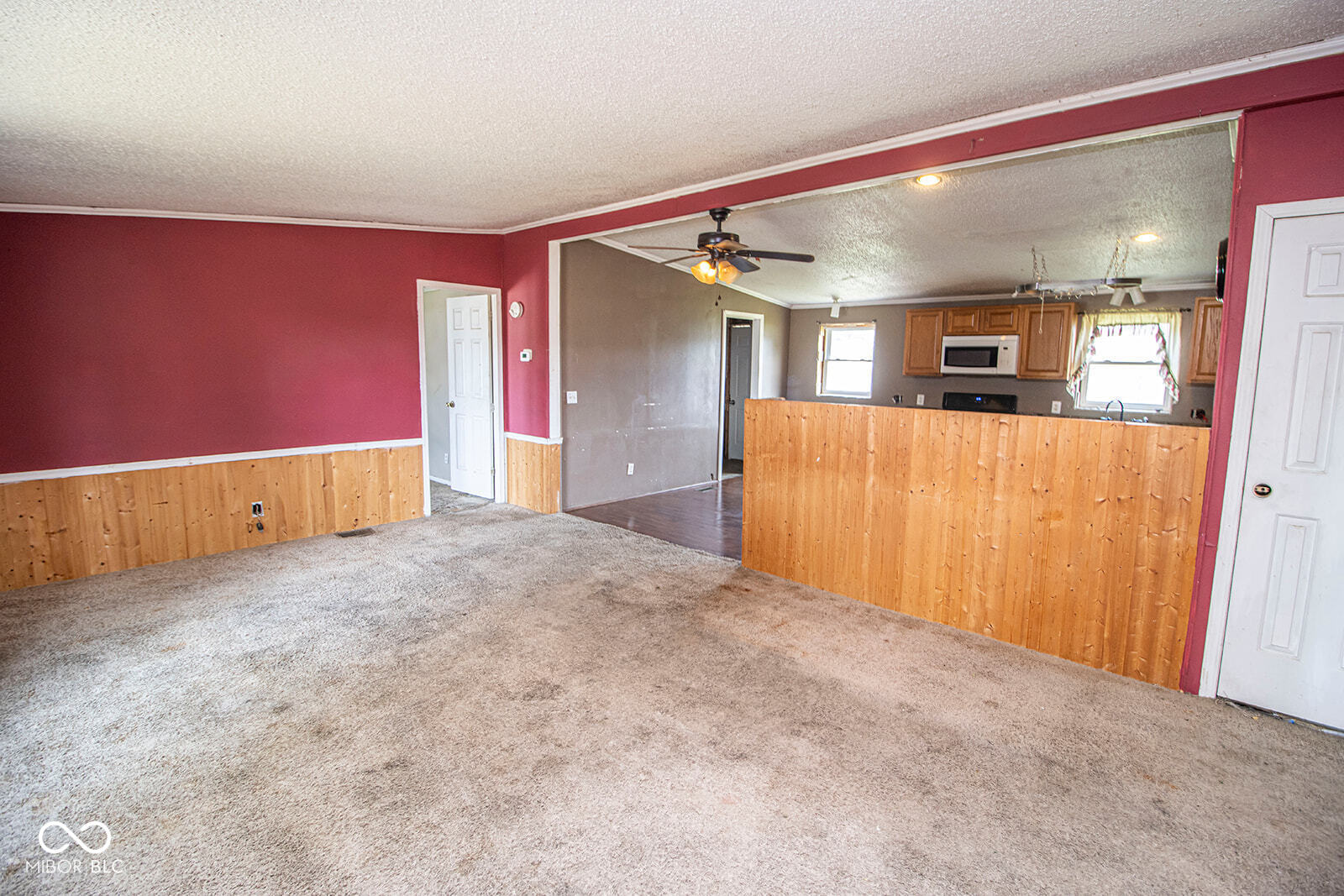 825 Rockshire Court Gas City, IN 46933 - Photo 3 of 41