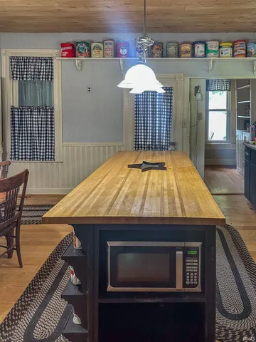 $220,000 | 4885 East Farabee Road, Salem, IN 47167