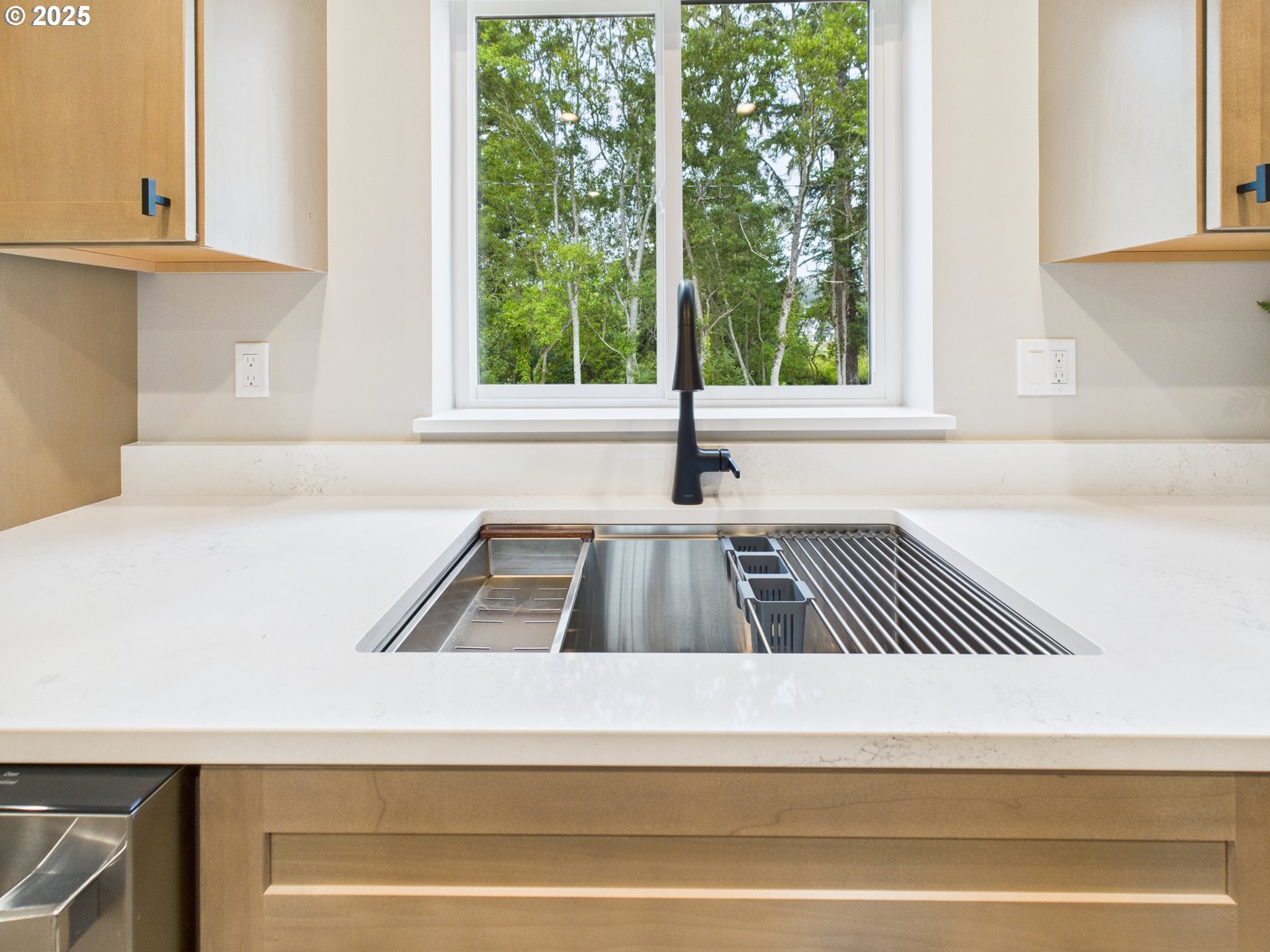 1269 Avenue D Seaside, OR 97138 - Photo 15 of 22 a view of outdoor space and window