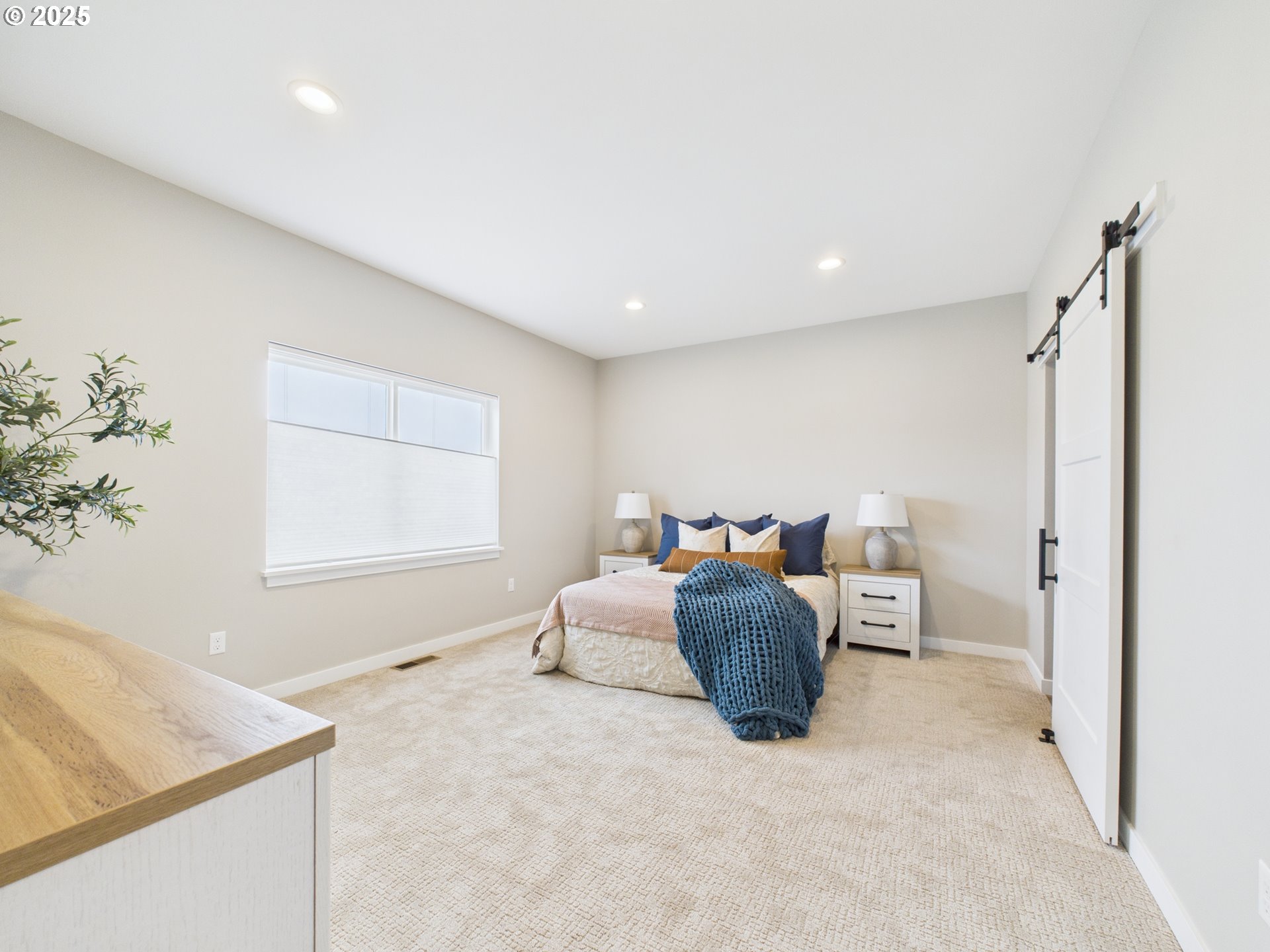 1269 Avenue D Seaside, OR 97138 - Photo 19 of 22 a living room with furniture and a window