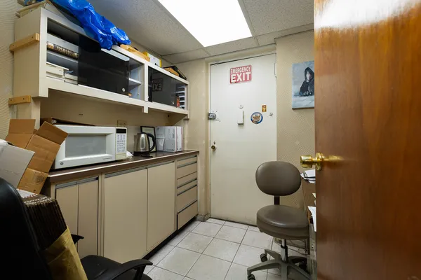 $259,500 | 207 Ocean Parkway, Unit 1J | Kensington
