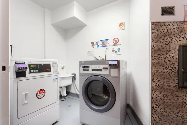 $259,500 | 207 Ocean Parkway, Unit 1J | Kensington