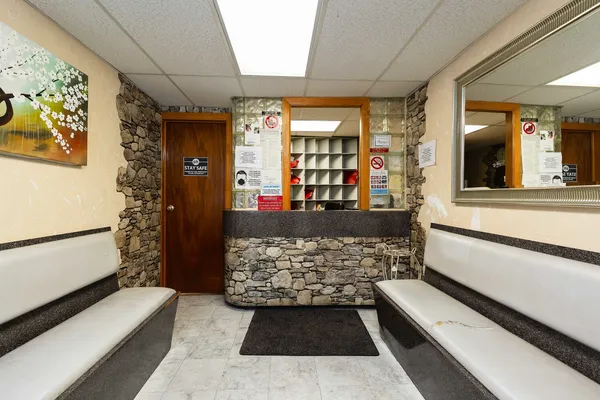 $259,500 | 207 Ocean Parkway, Unit 1J | Kensington