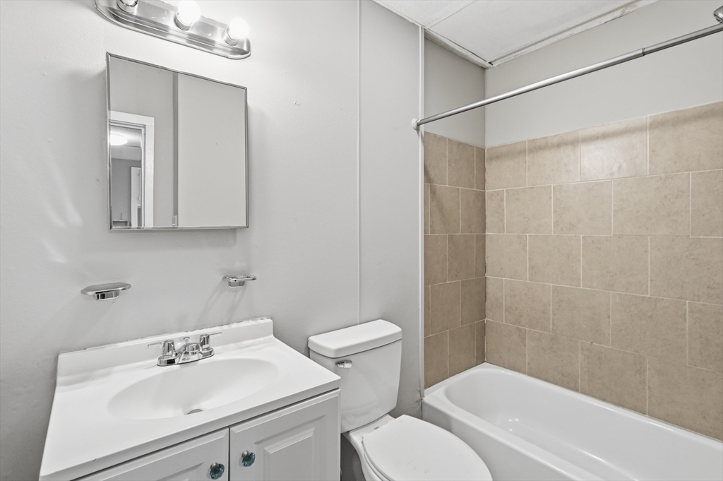 14 1/2 Hacker Street Worcester, MA 01603 - Photo 12 of 40