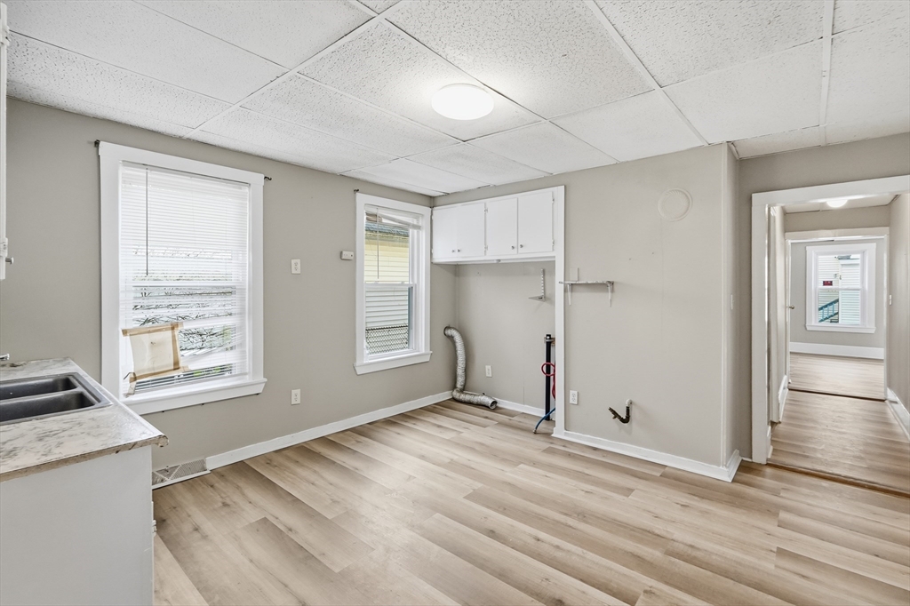 14 1/2 Hacker Street Worcester, MA 01603 - Photo 13 of 40