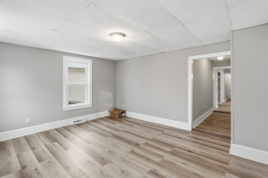 14 1/2 Hacker Street Worcester, MA 01603 - Photo 14 of 40