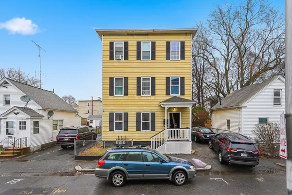$874,995 | 14 1/2 Hacker Street, Worcester, MA 01603