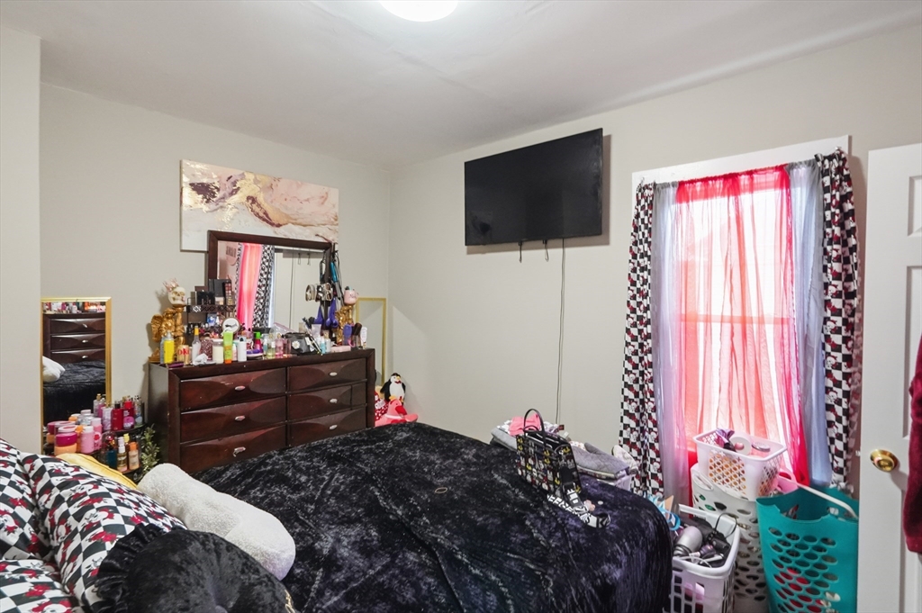 14 1/2 Hacker Street Worcester, MA 01603 - Photo 30 of 40