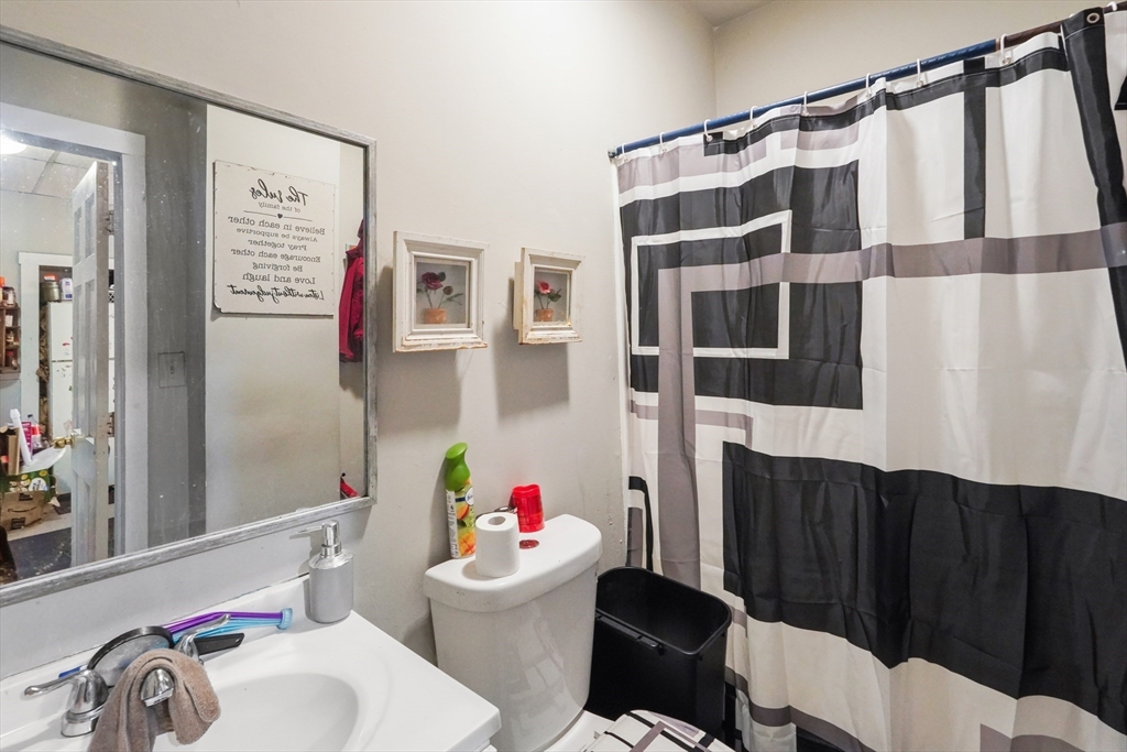 14 1/2 Hacker Street Worcester, MA 01603 - Photo 31 of 40