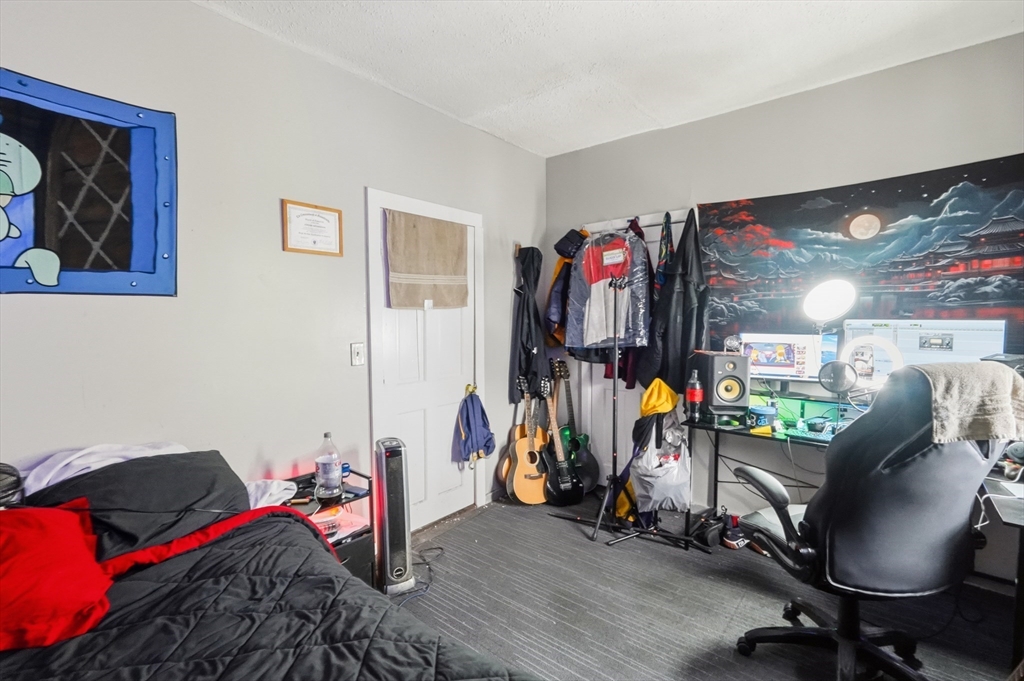 14 1/2 Hacker Street Worcester, MA 01603 - Photo 37 of 40